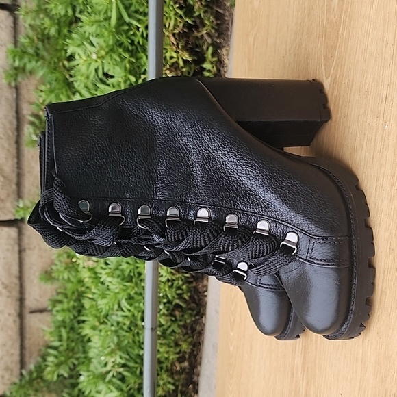 Schutz Women’s Zhara Leather High Block Heel Lace Up Bootie Size 6.5 Black - Picture 1 of 9